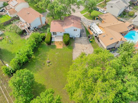 Tiny photo for 803 Oakton Avenue, Romeoville, IL 60446 (MLS # 12428087)