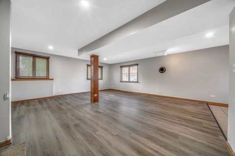 Tiny photo for 803 Oakton Avenue, Romeoville, IL 60446 (MLS # 12428087)