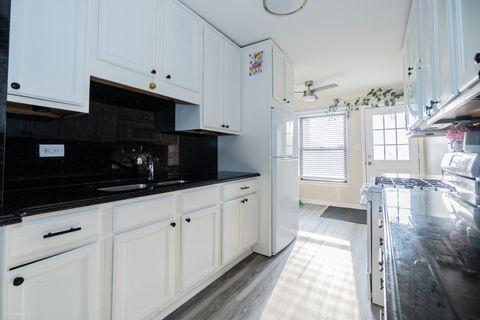 Tiny photo for 4811 N Harlem Avenue #3, Chicago, IL 60656 (MLS # 12439274)