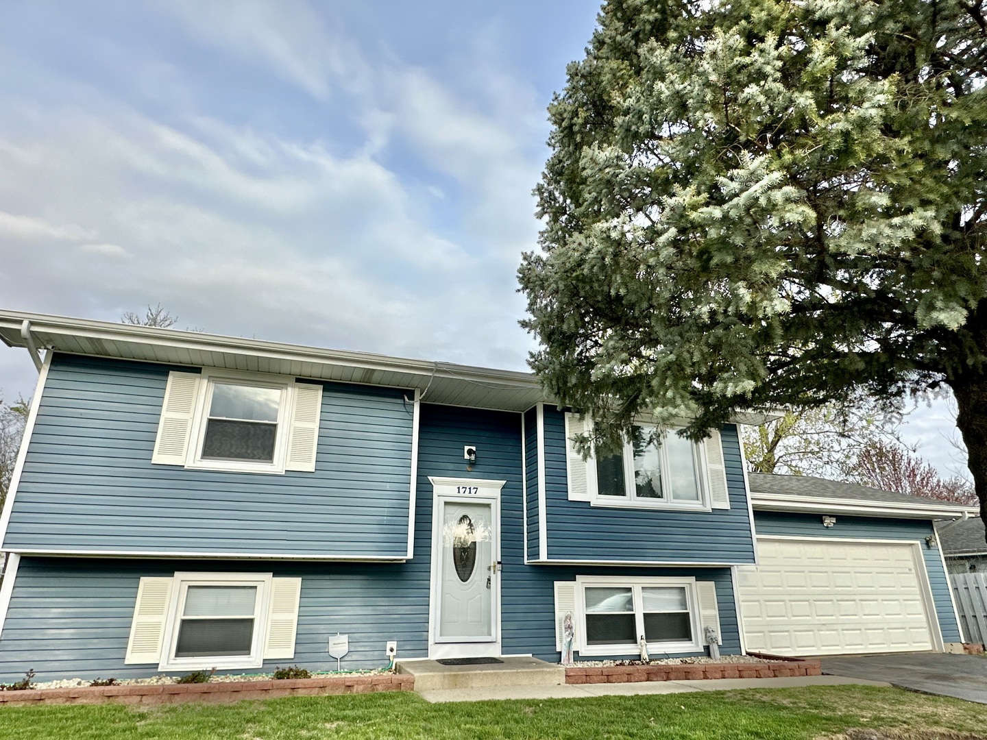1717 N ORLEANS Street