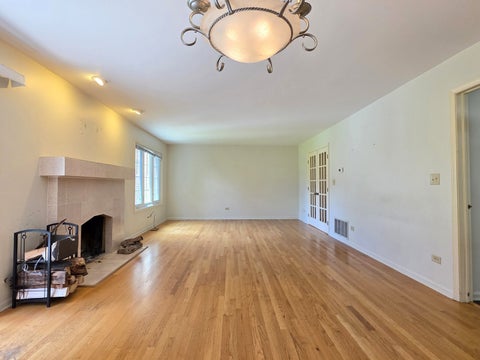 Tiny photo for 4129 FLORENCE Way, Glenview, IL 60025 (MLS # 12688360)