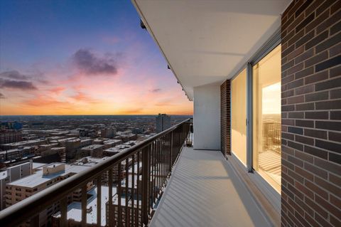 Tiny photo for 5855 N Sheridan Road #25G, Chicago, IL 60660 (MLS # 12625153)