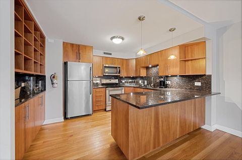 Tiny photo for 5855 N Sheridan Road #25G, Chicago, IL 60660 (MLS # 12625153)
