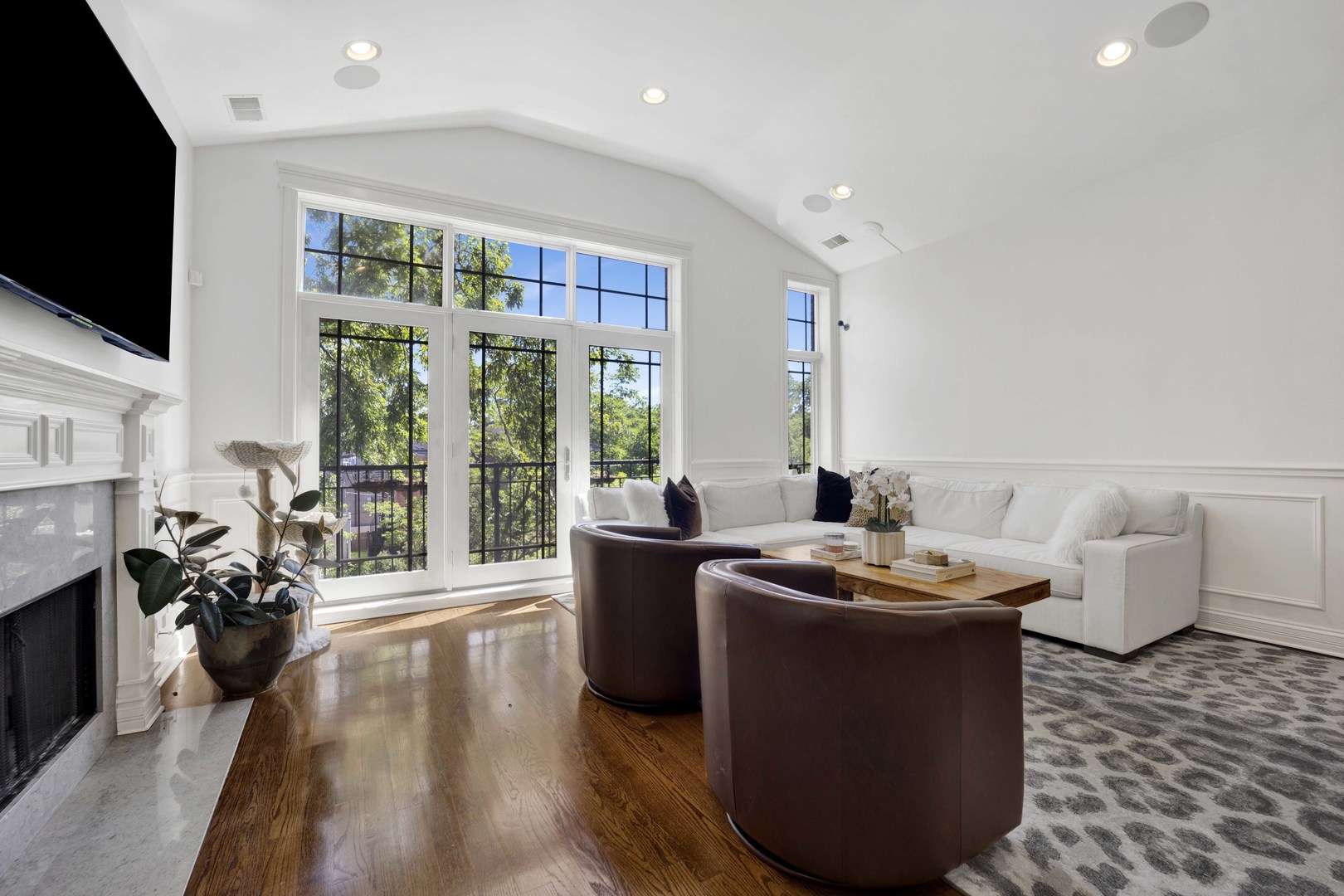 1520 W Diversey Parkway 3