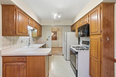 Tiny photo for 6740 180th Street #1E, Tinley Park, IL 60477 (MLS # 12520436)