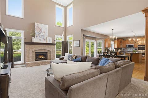 Tiny photo for 729 W Thornwood Drive, South Elgin, IL 60177 (MLS # 12654901)