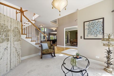 Tiny photo for 729 W Thornwood Drive, South Elgin, IL 60177 (MLS # 12654901)