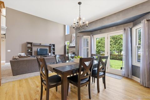Tiny photo for 729 W Thornwood Drive, South Elgin, IL 60177 (MLS # 12654901)