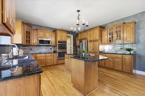 Tiny photo for 729 W Thornwood Drive, South Elgin, IL 60177 (MLS # 12654901)