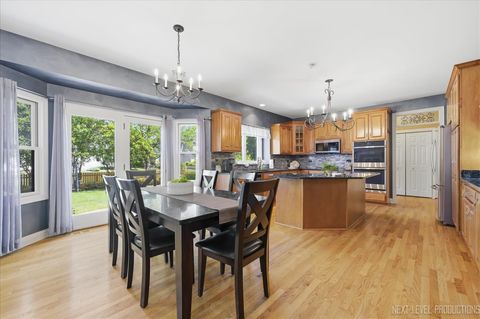 Tiny photo for 729 W Thornwood Drive, South Elgin, IL 60177 (MLS # 12654901)