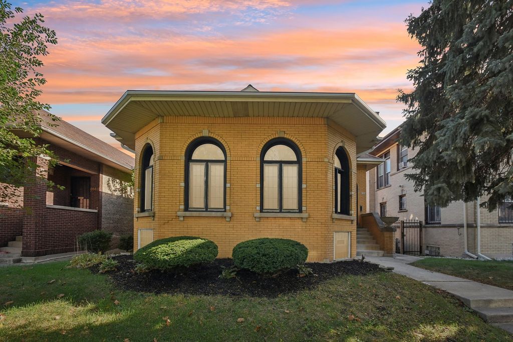 Photo for 8153 S Champlain Avenue, Chicago, IL 60619 (MLS # 12506586)