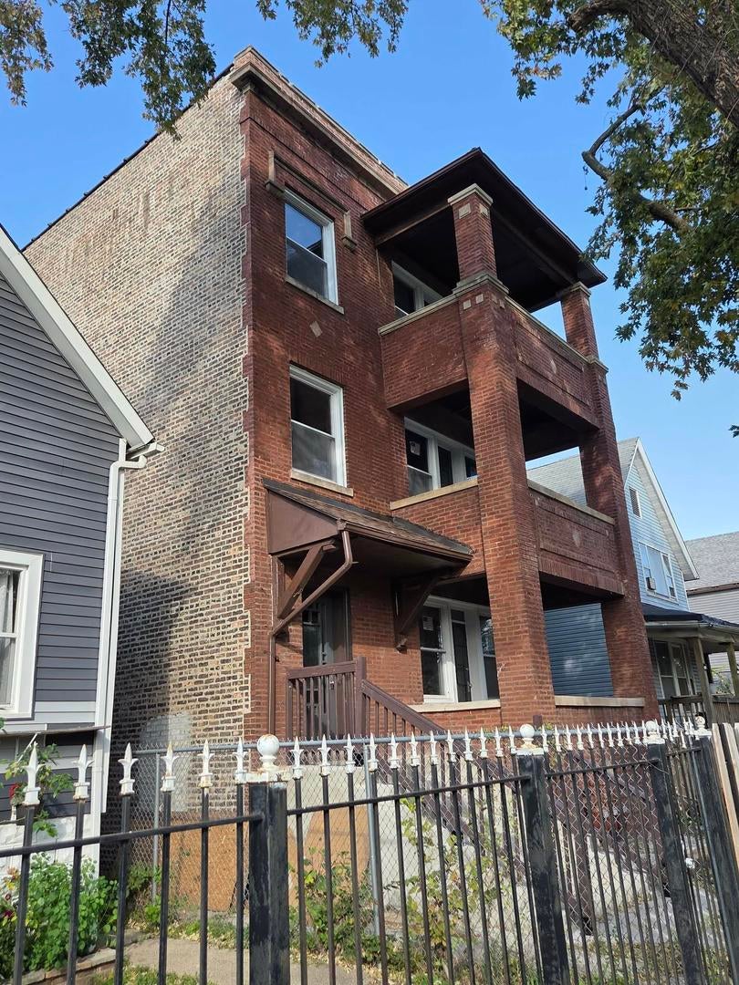 18 E 113th Street