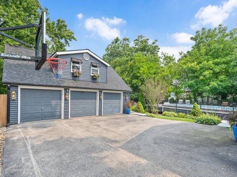 Tiny photo for 414 Chicago Avenue, Clarendon Hills, IL 60514 (MLS # 12741194)
