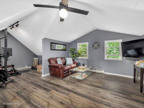 Tiny photo for 414 Chicago Avenue, Clarendon Hills, IL 60514 (MLS # 12741194)