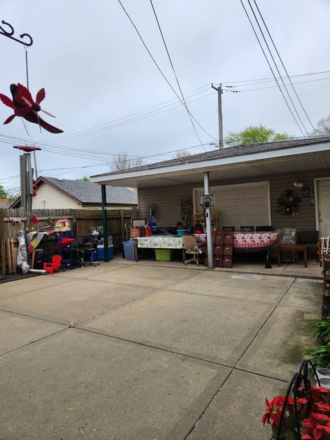 Tiny photo for 10749 S Avenue J, Chicago, IL 60617 (MLS # 12589647)