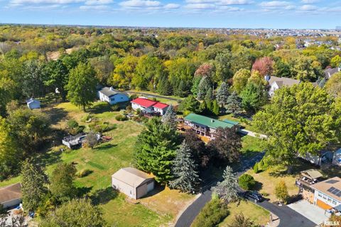 Tiny photo for 6887 COLONIAL Avenue, Bettendorf, IA 52722 (MLS # QC4268841)