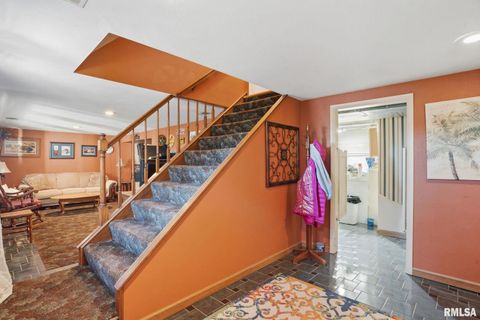 Tiny photo for 6887 COLONIAL Avenue, Bettendorf, IA 52722 (MLS # QC4268841)