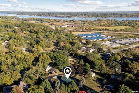 Tiny photo for 6887 COLONIAL Avenue, Bettendorf, IA 52722 (MLS # QC4268841)