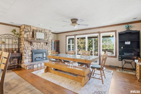 Tiny photo for 6887 COLONIAL Avenue, Bettendorf, IA 52722 (MLS # QC4268841)