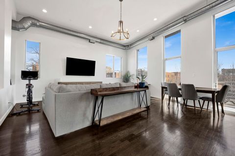 Tiny photo for 2411 W WALTON Street #2E, Chicago, IL 60622 (MLS # 12584266)