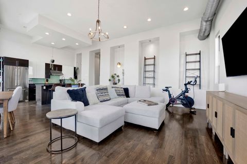 Tiny photo for 2411 W WALTON Street #2E, Chicago, IL 60622 (MLS # 12584266)