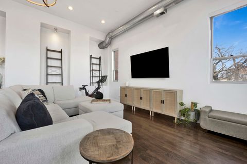 Tiny photo for 2411 W WALTON Street #2E, Chicago, IL 60622 (MLS # 12584266)