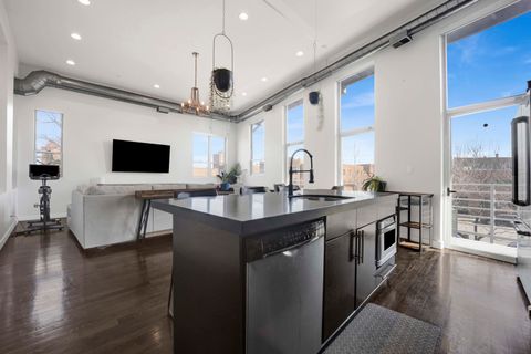 Tiny photo for 2411 W WALTON Street #2E, Chicago, IL 60622 (MLS # 12584266)