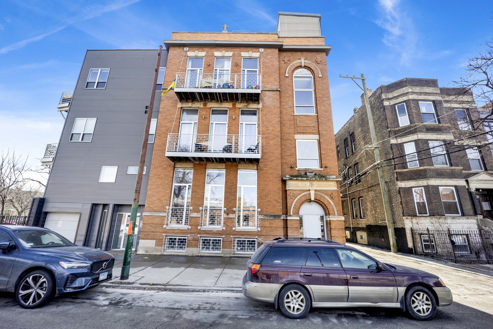 2411 W WALTON Street 2E