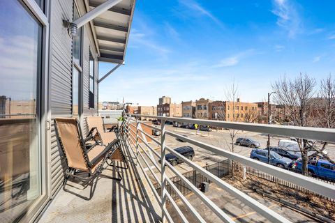Tiny photo for 2411 W WALTON Street #2E, Chicago, IL 60622 (MLS # 12584266)