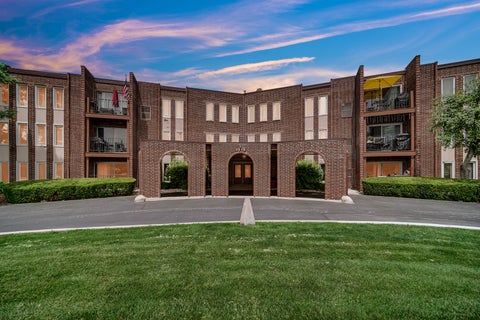 Tiny photo for 1575 Sandpebble Drive #110, Wheeling, IL 60090 (MLS # 12679948)