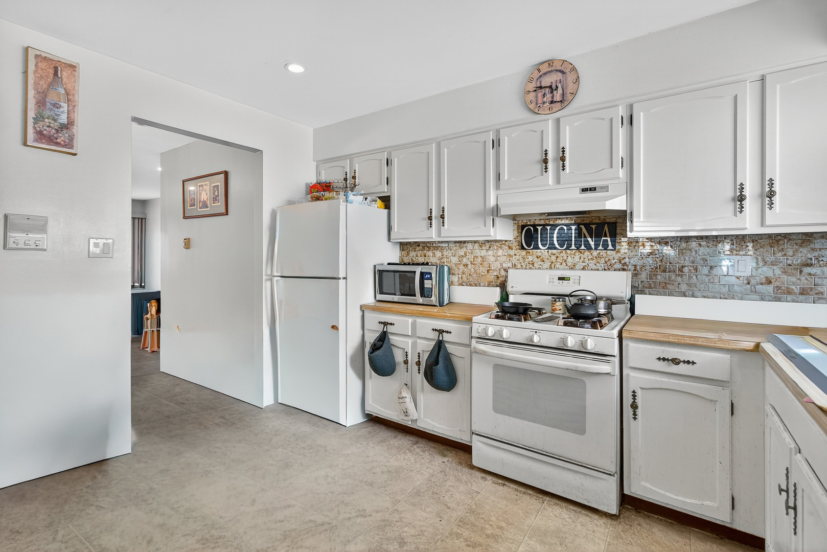 7218 W Wrightwood Avenue 111