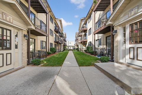 Photo of 7218 W Wrightwood Avenue #111, Elmwood Park, IL 60707 (MLS # 12500005) Photo of 7218 W Wrightwood Avenue #111, Elmwood Park, IL 60707 (MLS # 12500005)