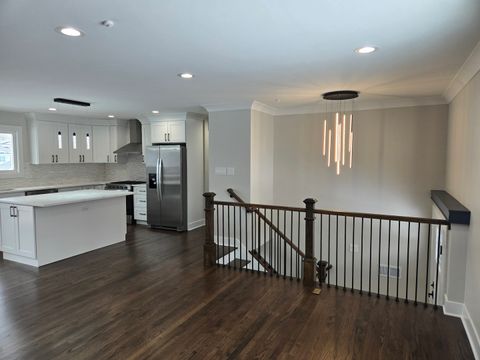 Tiny photo for 1570 Jefferson Road, Hoffman Estates, IL 60169 (MLS # 12626762)