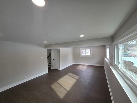 Tiny photo for 1570 Jefferson Road, Hoffman Estates, IL 60169 (MLS # 12626762)
