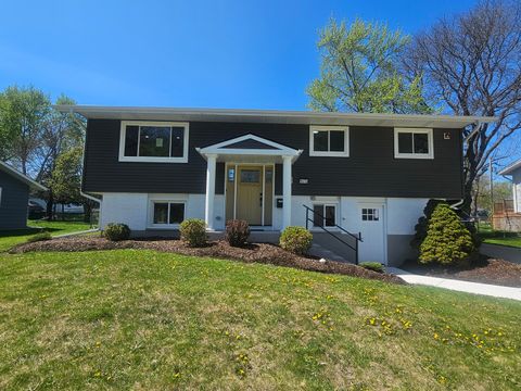 Tiny photo for 1570 Jefferson Road, Hoffman Estates, IL 60169 (MLS # 12626762)