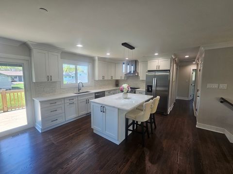 Tiny photo for 1570 Jefferson Road, Hoffman Estates, IL 60169 (MLS # 12626762)