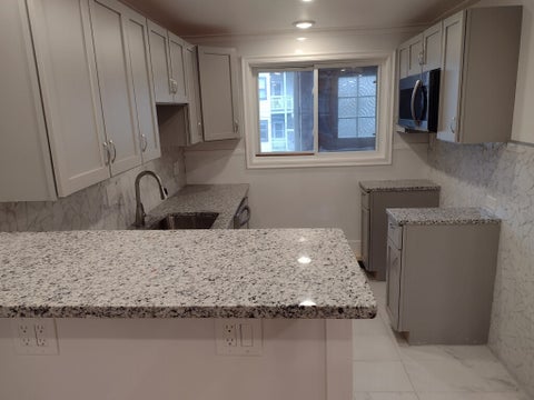 Tiny photo for 651 South Boulevard #5, Oak Park, IL 60302 (MLS # 12751816)