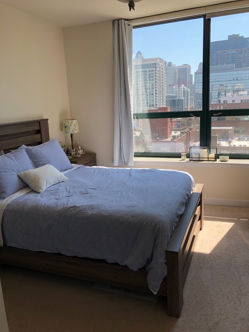 400 W ONTARIO Street 1204