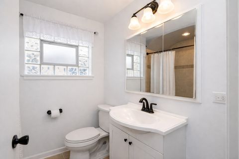 Tiny photo for 2854 W 99th Street, Evergreen Park, IL 60805 (MLS # 12584522)