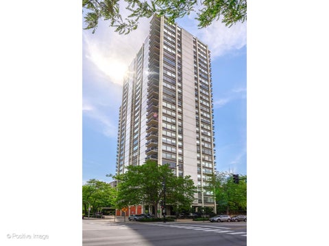 Photo of 1360 N Sandburg Terrace #1106C, Chicago, IL 60610 (MLS # 12736182)
