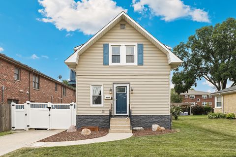 Tiny photo for 4636 Custer Avenue, Brookfield, IL 60513 (MLS # 12708788)