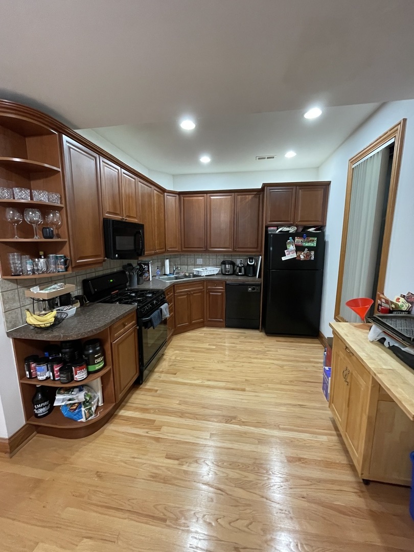 3734 N Sheffield Avenue 1S