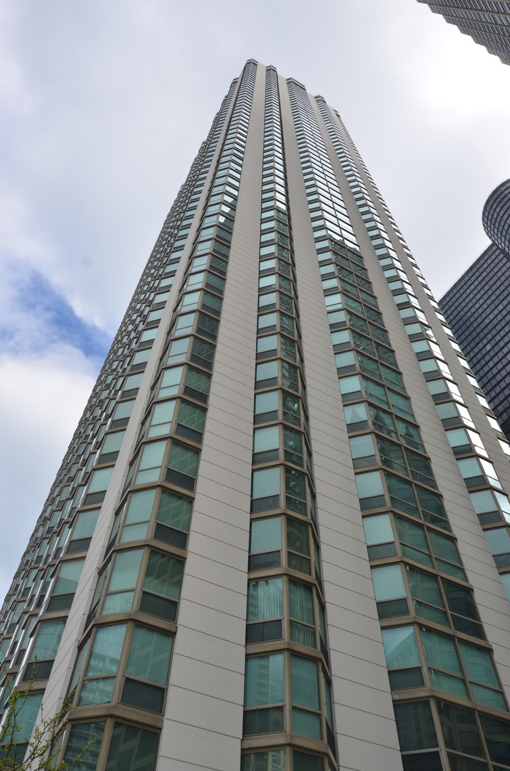 195 N Harbor Drive 1807