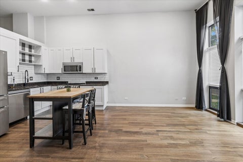 Tiny photo for 523 N Racine Avenue #1, Chicago, IL 60642 (MLS # 12748175)