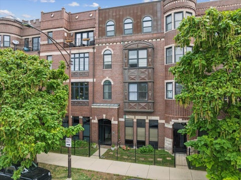 Tiny photo for 523 N Racine Avenue #1, Chicago, IL 60642 (MLS # 12748175)