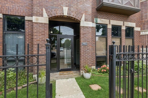 Photo of 523 N Racine Avenue #1, Chicago, IL 60642 (MLS # 12748175)