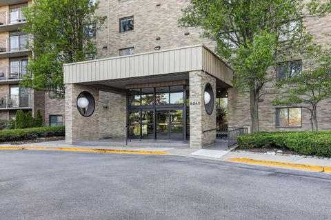 Tiny photo for Willowbrook, IL 60527 (MLS # 12631317)
