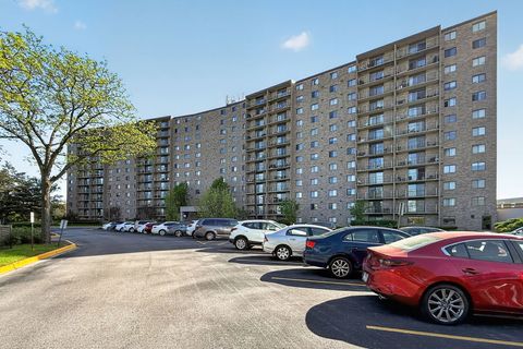 Photo of Willowbrook, IL 60527 (MLS # 12631317)