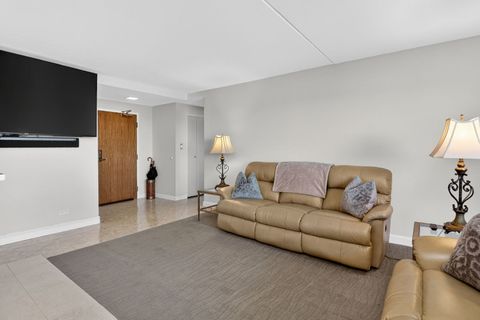 Tiny photo for Willowbrook, IL 60527 (MLS # 12631317)
