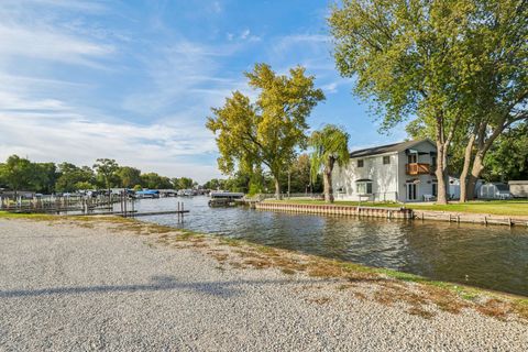 Tiny photo for 38528 N Drexel Boulevard, Antioch, IL 60002 (MLS # 12573718)